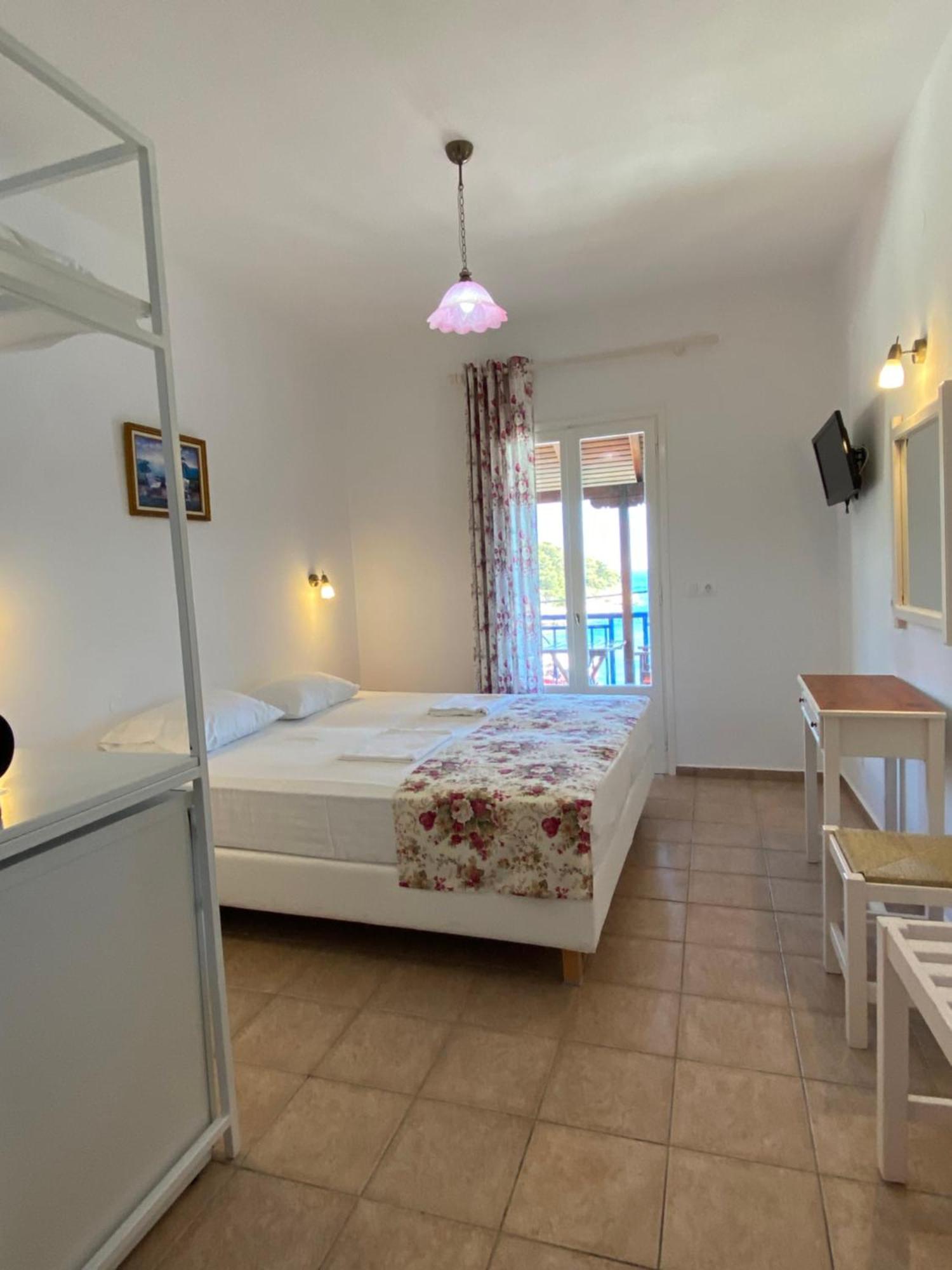 Nostos Hotel Patitíri Kültér fotó