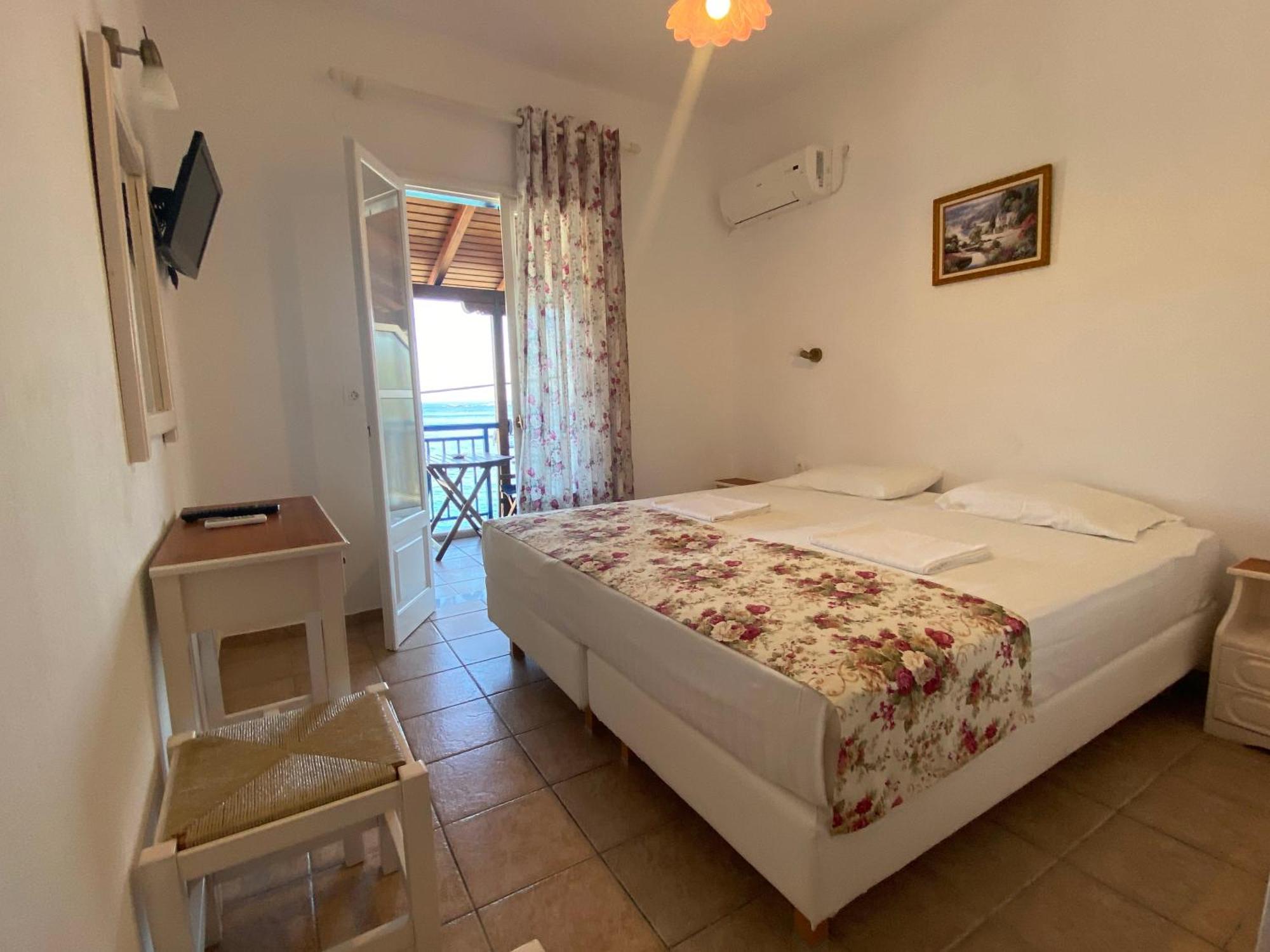 Nostos Hotel Patitíri Kültér fotó